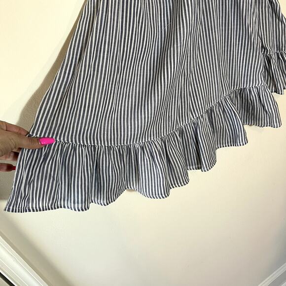 BeachLunchLounge Lightweight Striped Cotton Ruffled Summer Top Size Small - Picture 4 of 8